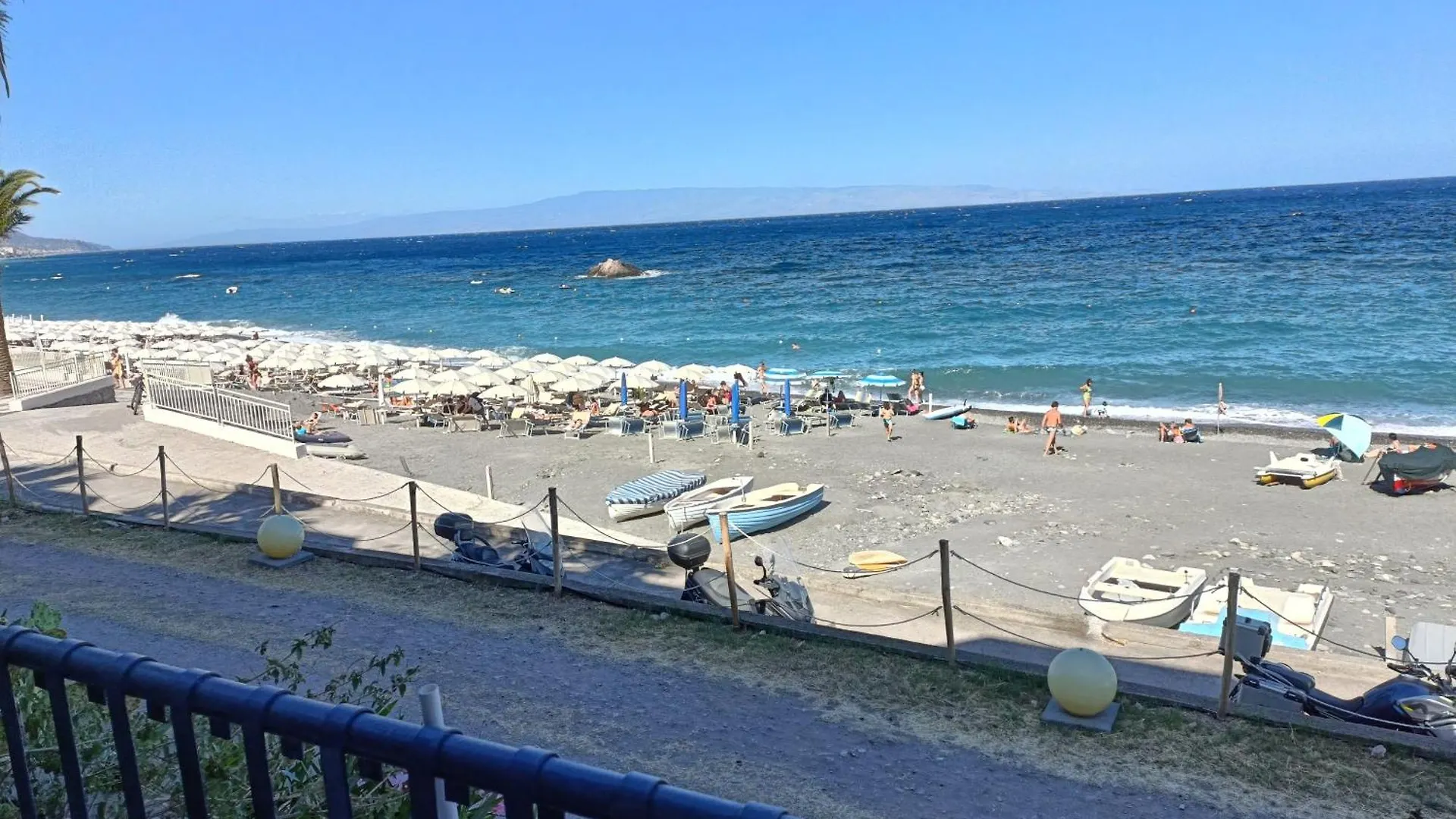 Casa Vacanze Margarita Sant'Alessio Siculo 0*,