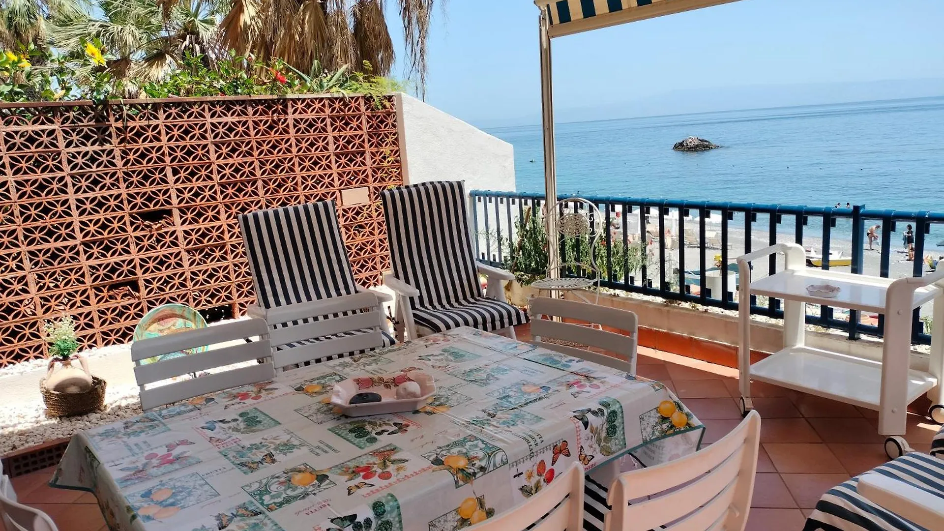 Casa Vacanze Margarita Sant'Alessio Siculo 0*,  Italy