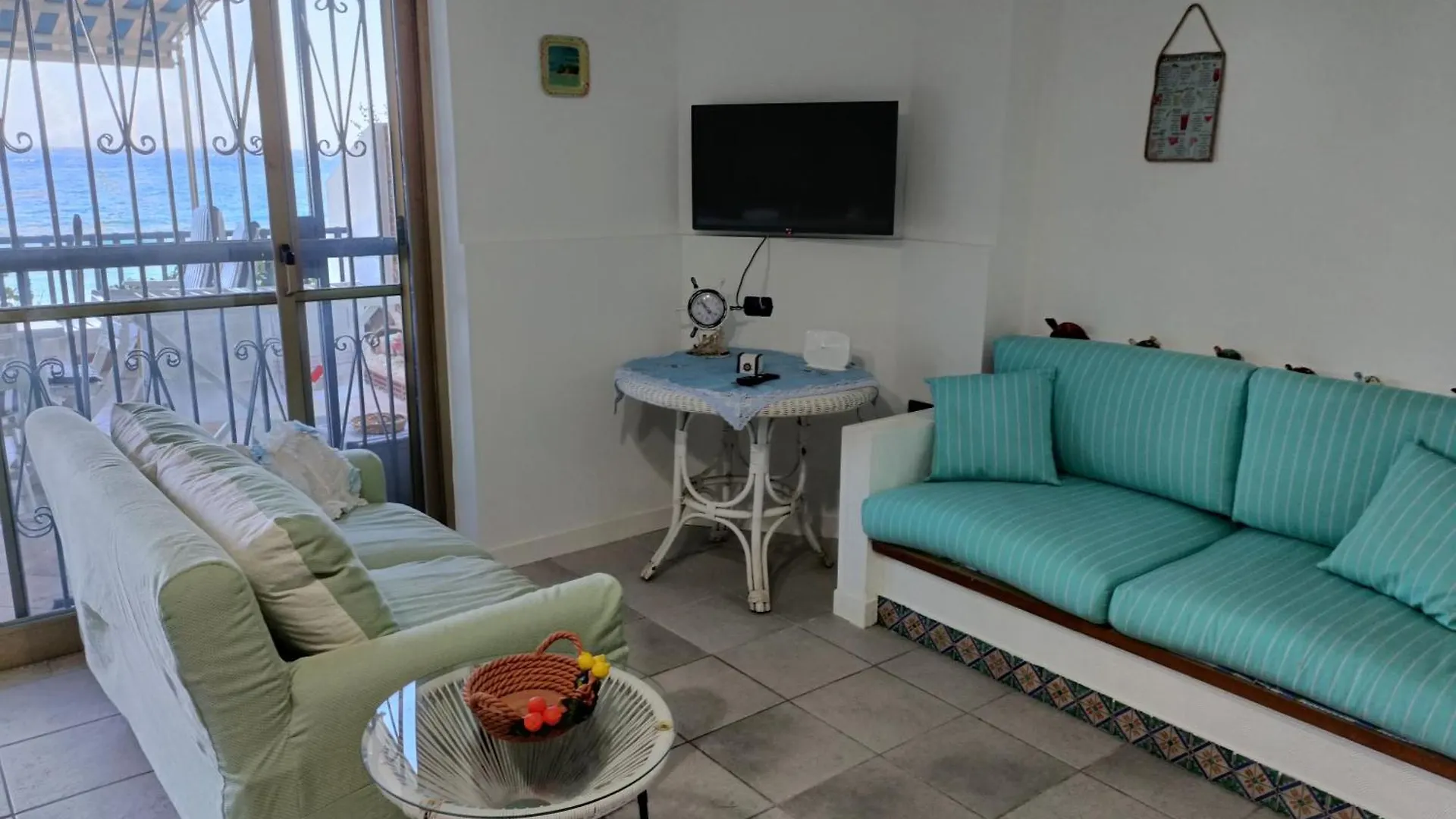 Casa Vacanze Margarita Sant'Alessio Siculo Apartment